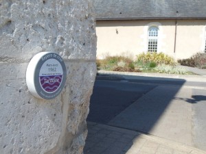 Repère de crue du bassin de la Charente, installé ici à La Rochefoucauld © EPTB Charente